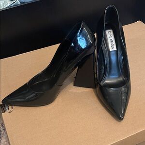 Steve Madden "Pickee" Black Patent Block
Triangle Heels 8.5